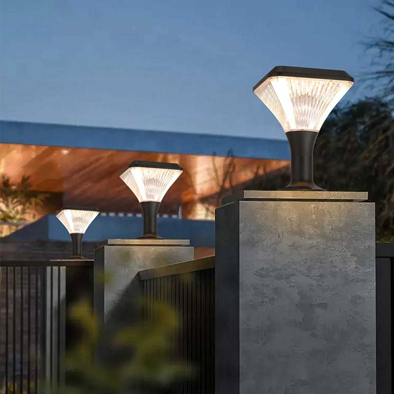 Đèn Cổng Năng Lượng Mặt Trời Ánh Sáng Đa Màu | LEDTOT DTC 61VR - Ảnh 4